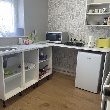 Renovated 4-Bed Home - Sleeps 9 - Parking - Spa Блэкпул Экстерьер фото